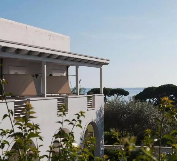 Classic-huone, Grotta Di Tiberio
