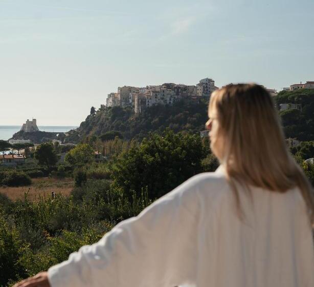 标准间, Grotta Di Tiberio