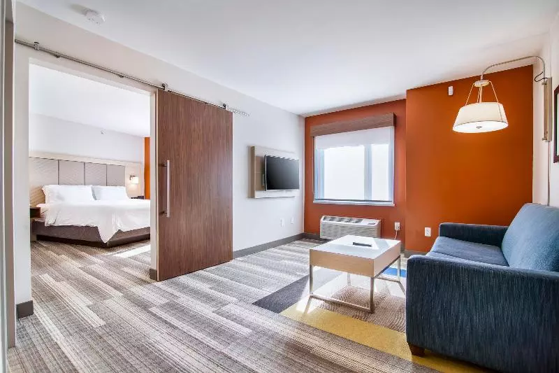 Standard-huone King-vuode, Holiday Inn Express & Suites Langley, An Ihg