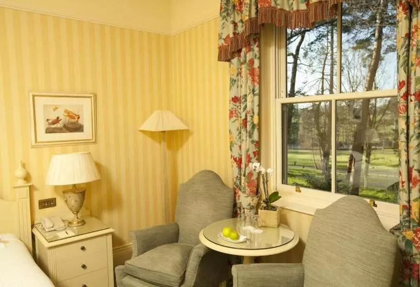 キングサイズベッドのスタンダードルーム, Kilworth House Hotel And Theatre