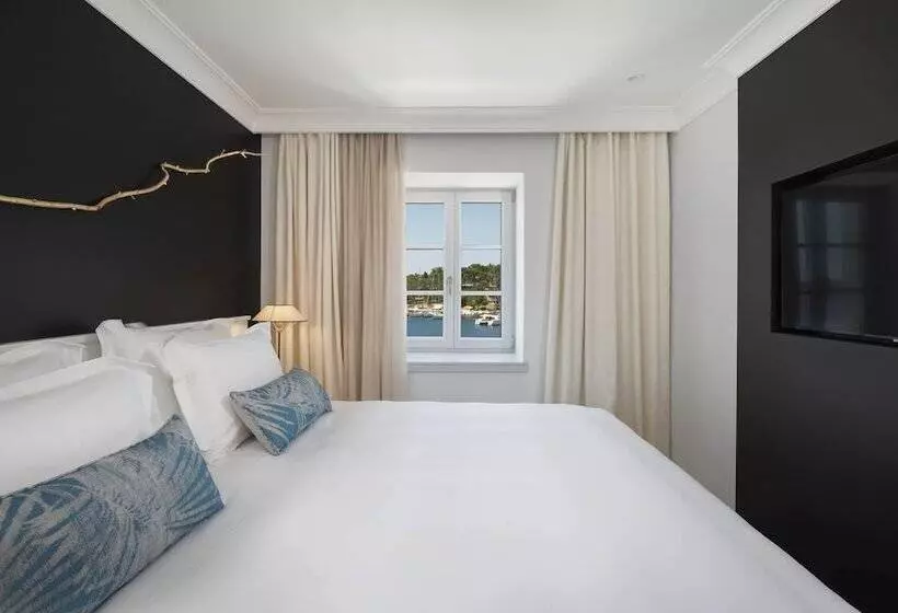 オーシャンビュースイート, Riva Marina Hvar