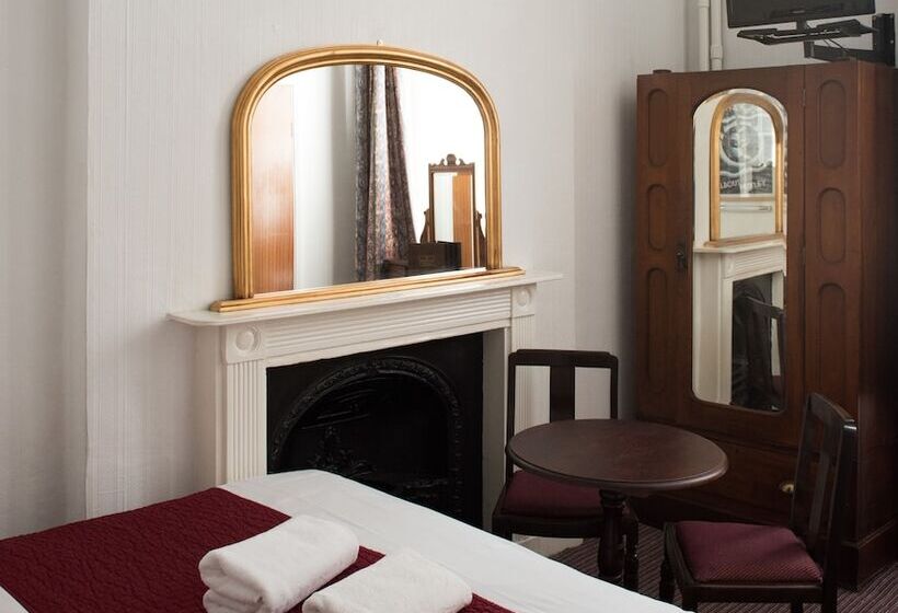 غرفة قياسية, St. Athans