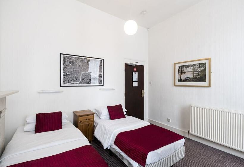 غرفة قياسية حمام مشترك, St. Athans