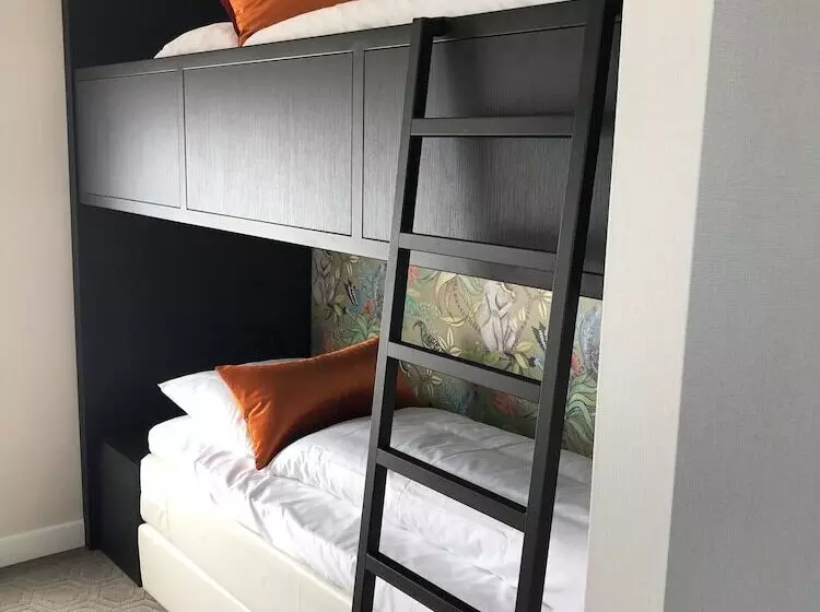 اتاق لوکس خانوادگی, Van Der Valk Maastricht