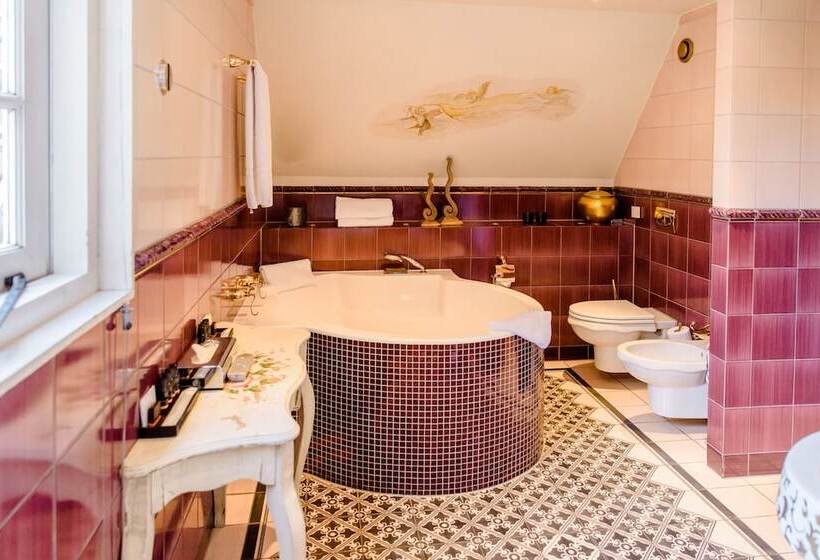 סוויטה מלכותית, Villa Beukenhof