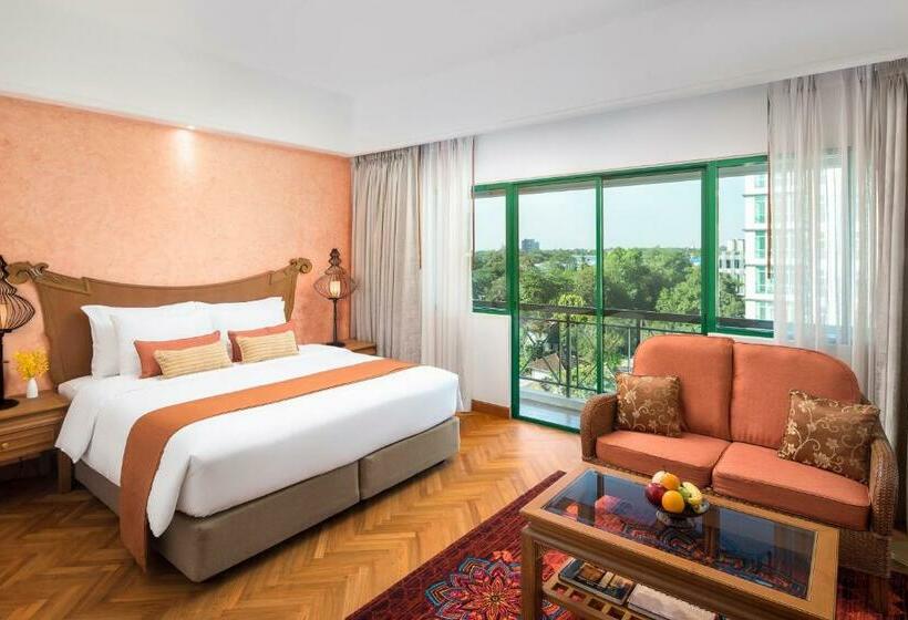 سوئیت با بالکن, Mercure Yangon Kaba Aye