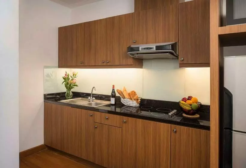سوئیت با بالکن, Mercure Yangon Kaba Aye