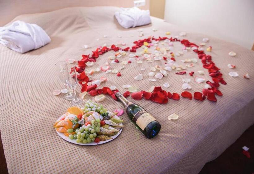 سوییت, Park Hotel Latgola