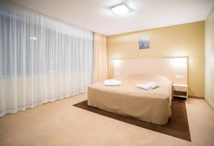 سوییت, Park Hotel Latgola