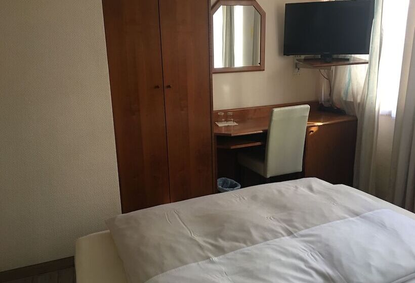 Номер Стандарт Индивидуальный, Altdusseldorf