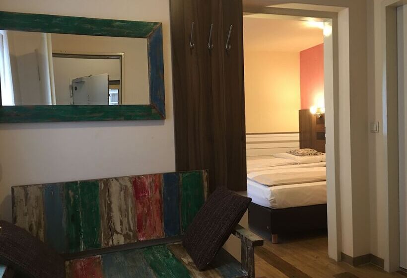 Номер Стандарт Трехместный, Altdusseldorf