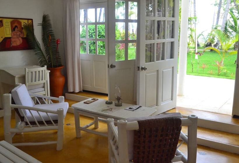 غرفة قياسية مطلّة علي البحر, Atlantis