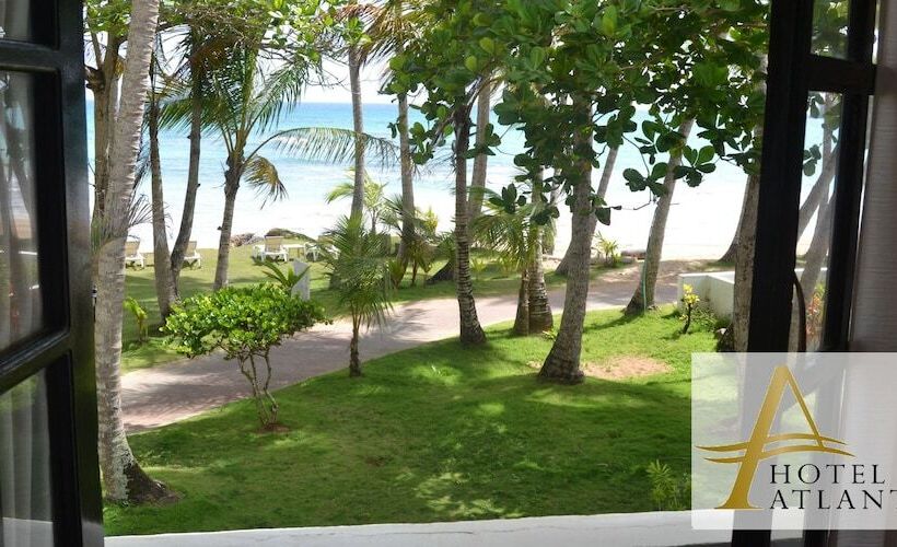 غرفة قياسية مطلّة علي البحر, Atlantis