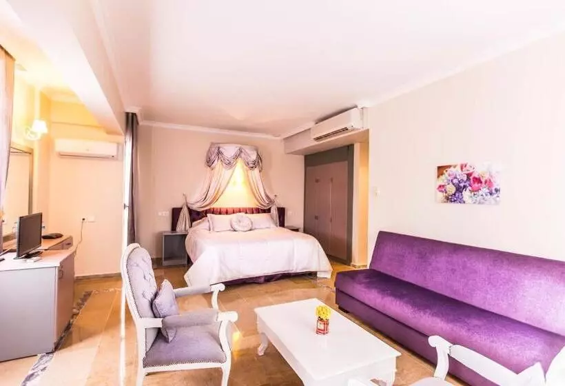 Suite, Hanedan Beach