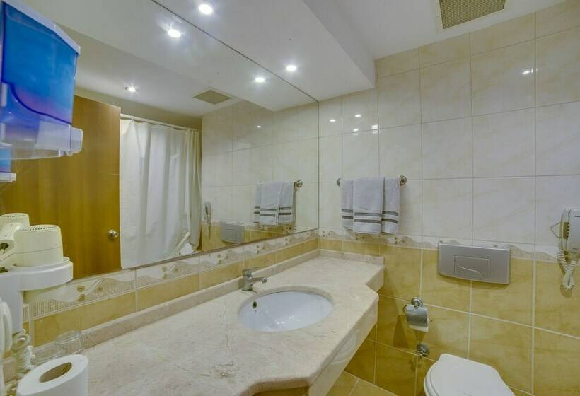 Номер Стандарт, La Santa Maria