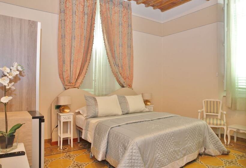 Quarto Estandar, Lucca Relais