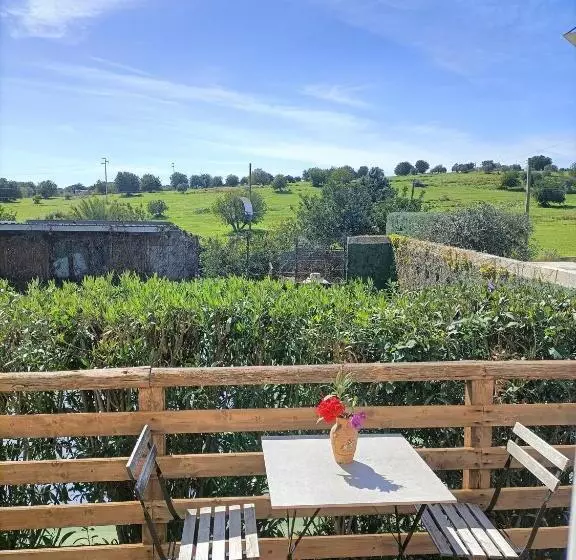 اتاق استاندارد چهار تخته, Villa Aurea