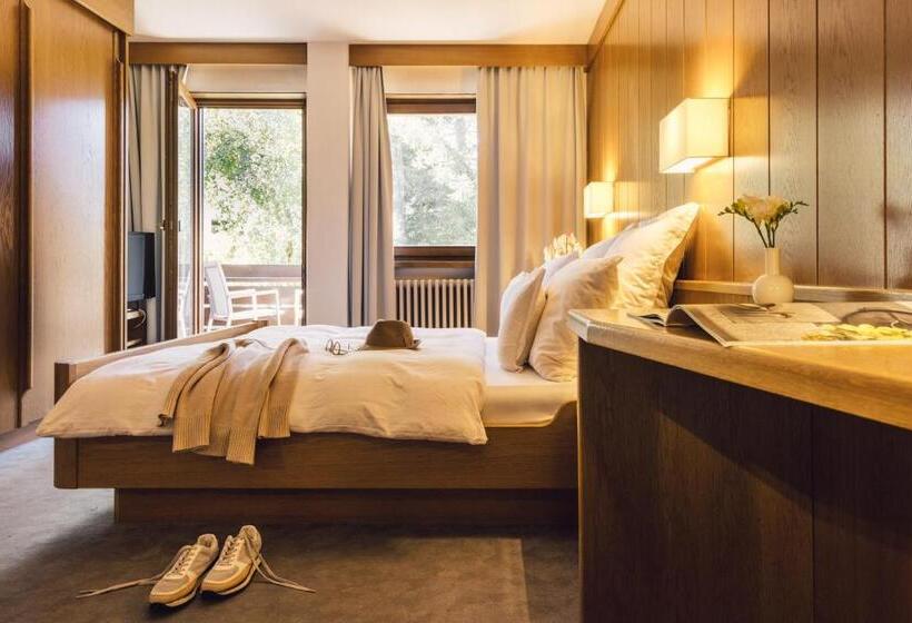 带观景的标准间, Auren