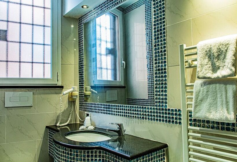 חדר סטנדרט, Canova