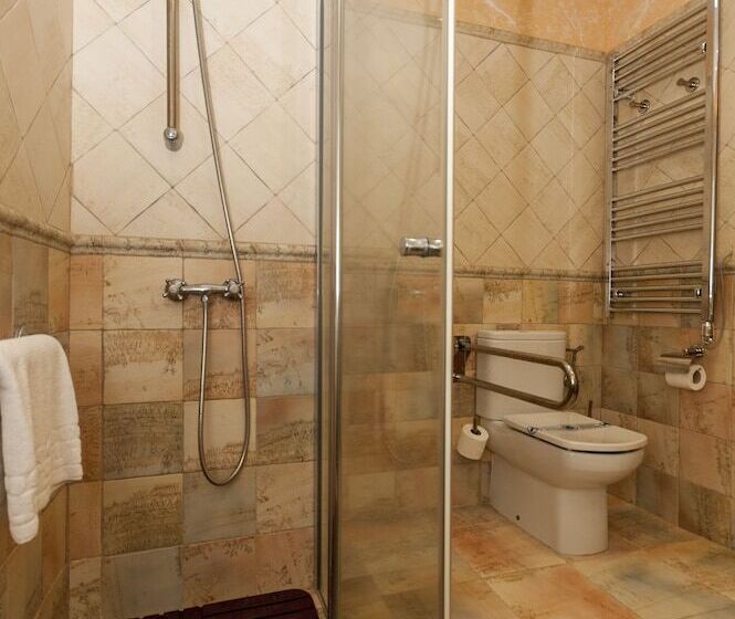 غرفة قياسية, Comendador