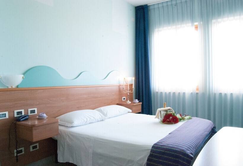 חדר סטנדרט לשלושה, Dakar Living