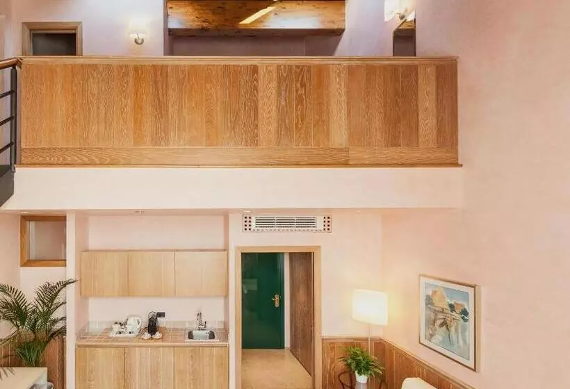 سوییت جونیور, Golf Inn