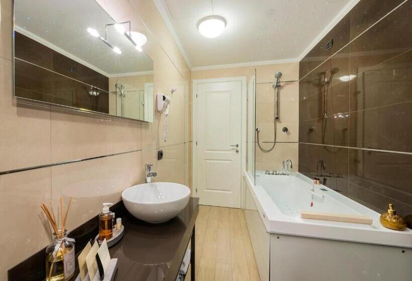 جناح, Il Corazziere