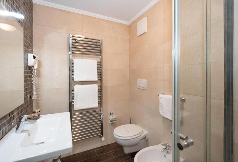 غرفة سوبيريور, Il Corazziere