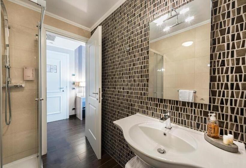 غرفة سوبيريور, Il Corazziere