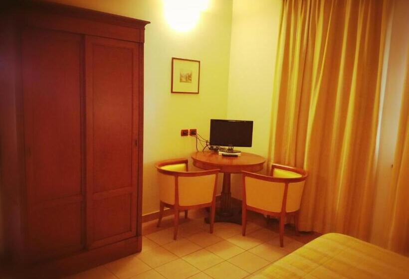 수피리어 룸, Vecchio Casello