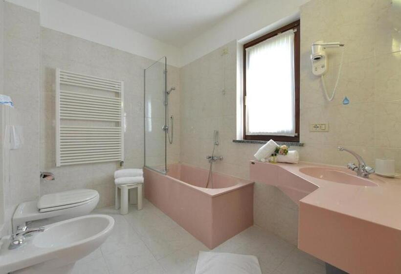 غرفة قياسية, La Rocca Sport & Benessere