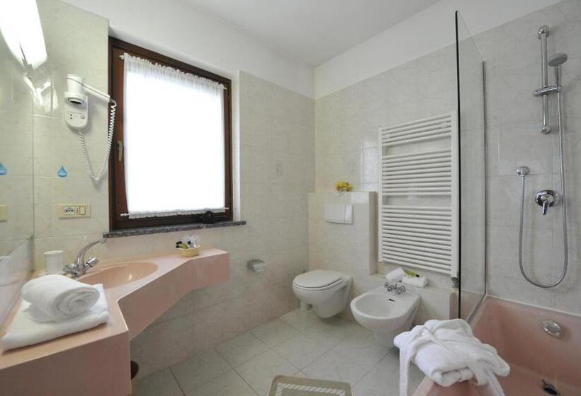 غرفة قياسية مزوَّدة بشُرفة, La Rocca Sport & Benessere