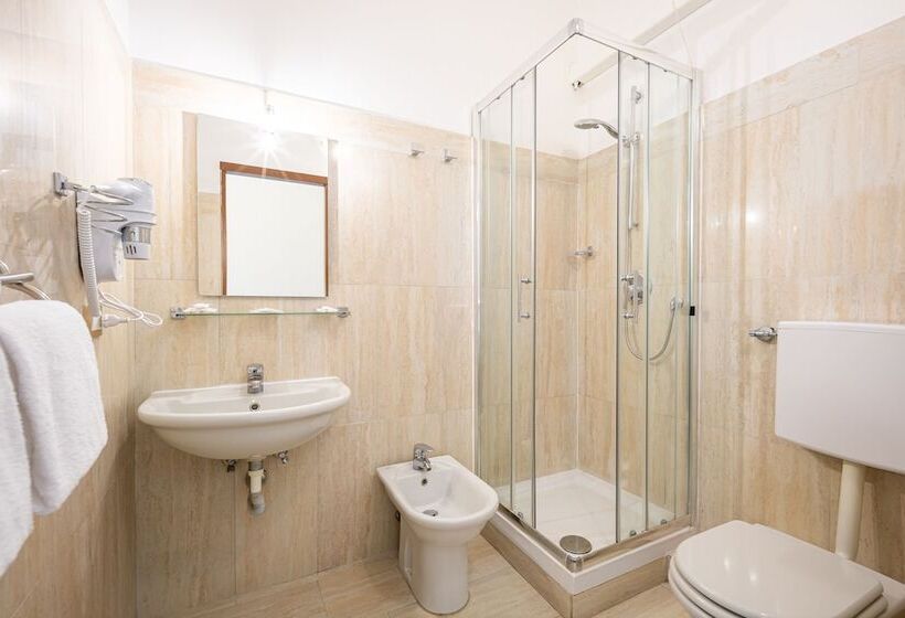 اتاق استاندارد سه نفره, Lilium