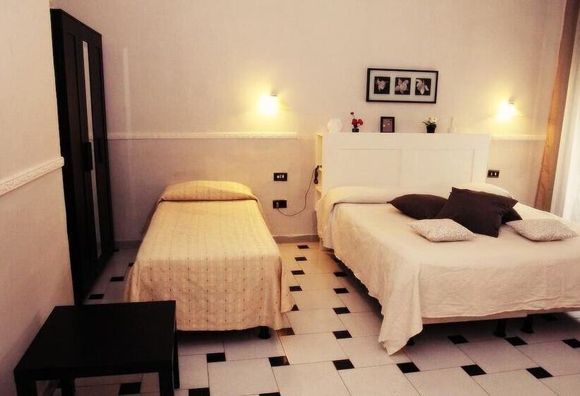 اتاق استاندارد سه نفره, Luna Rossa