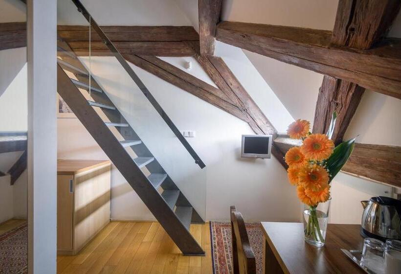 Номер Стандарт, Monastery