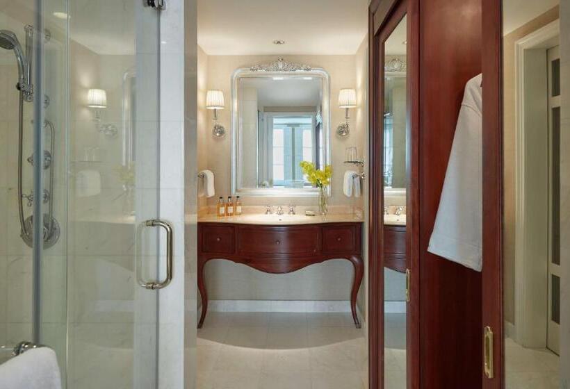 غرفة قياسية مطلّة علي الحديقة, Park Hyatt Saigon