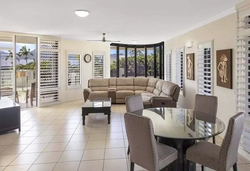 3 Bedroom Apartment Pool View, Piermonde Apartments Cairns