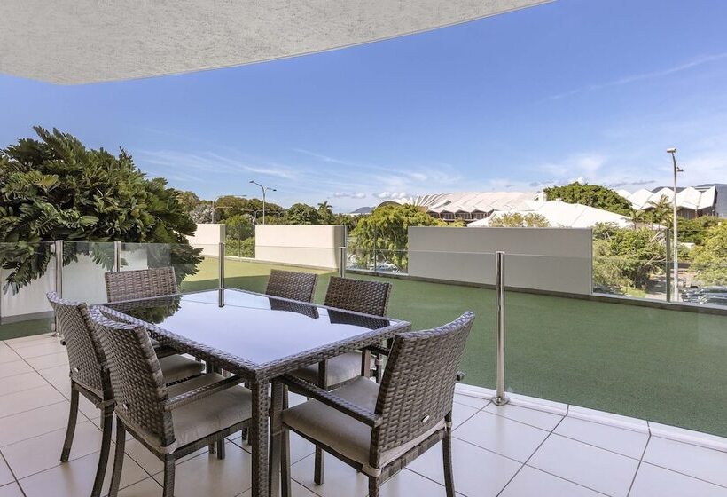 带泳池景观及3个卧室的公寓, Piermonde Apartments Cairns