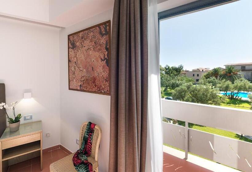 コンフォートルーム, Rada Siri