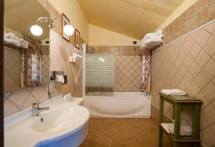 سوییت جونیور, Relais Abbazia Santa Anastasia Resort & Winery