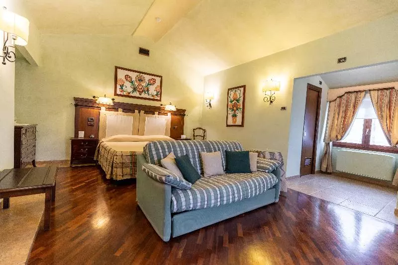 سوییت جونیور, Relais Abbazia Santa Anastasia Resort & Winery