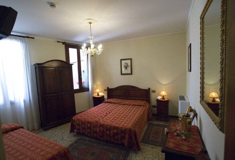 اتاق استاندارد سه نفره, Tivoli