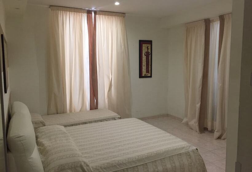 اتاق استاندارد سه نفره, Villa Accini