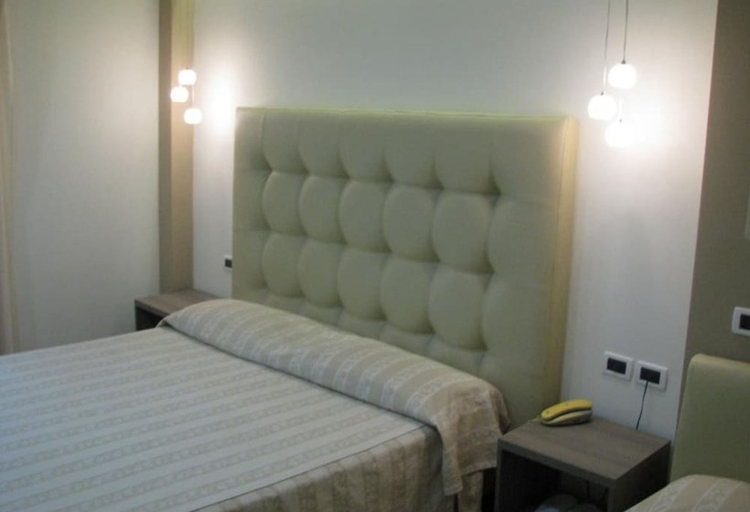 اتاق لوکس سه تخته, Villa Accini