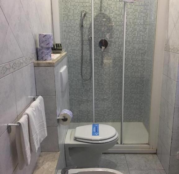 اتاق استاندارد سه نفره, Villa Accini