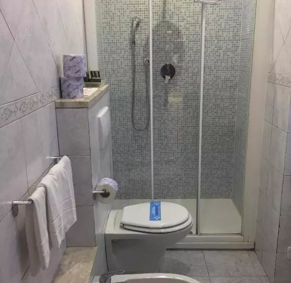اتاق استاندارد سه نفره, Villa Accini