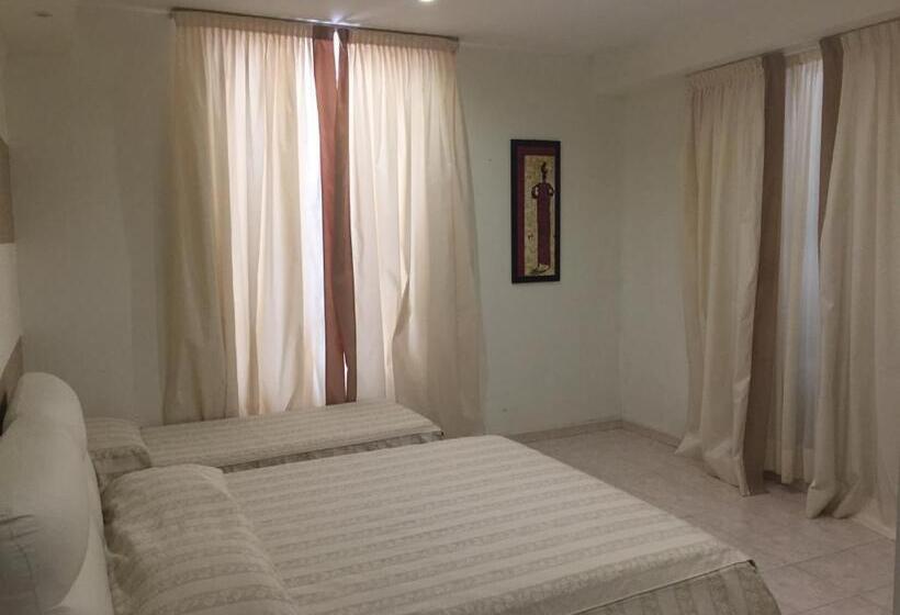 اتاق استاندارد سه نفره, Villa Accini