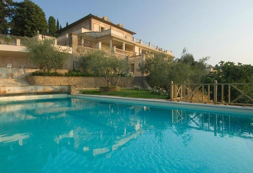 جناح جونيور, Villa La Borghetta Spa Resort