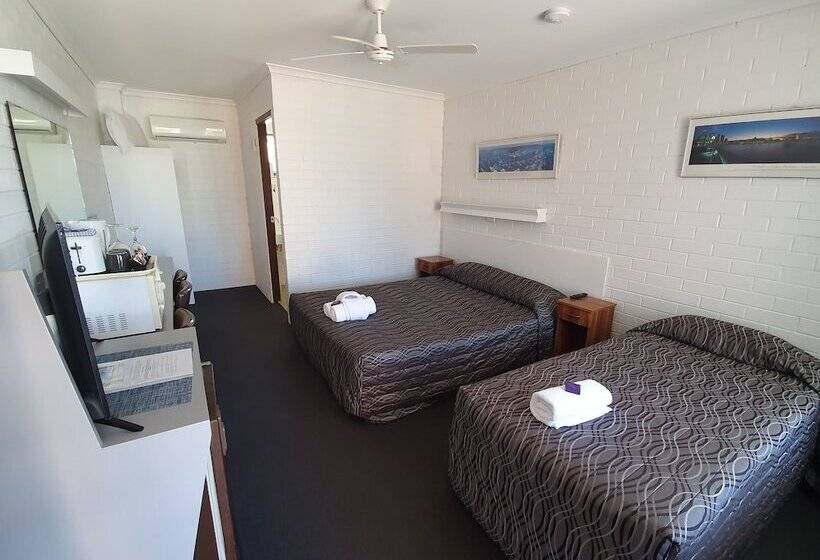 经济房, Coastal Bay Motel