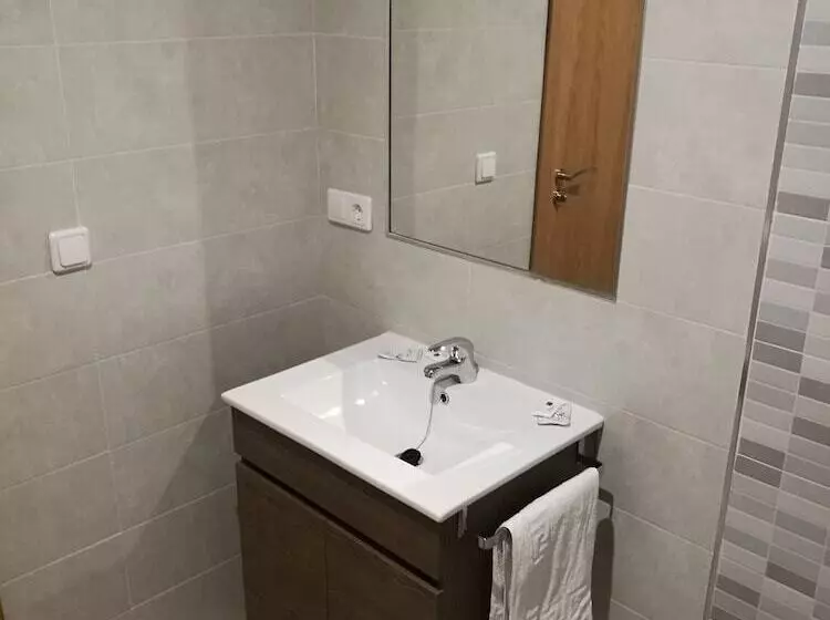 اتاق استاندارد, Hostal Mirobriga